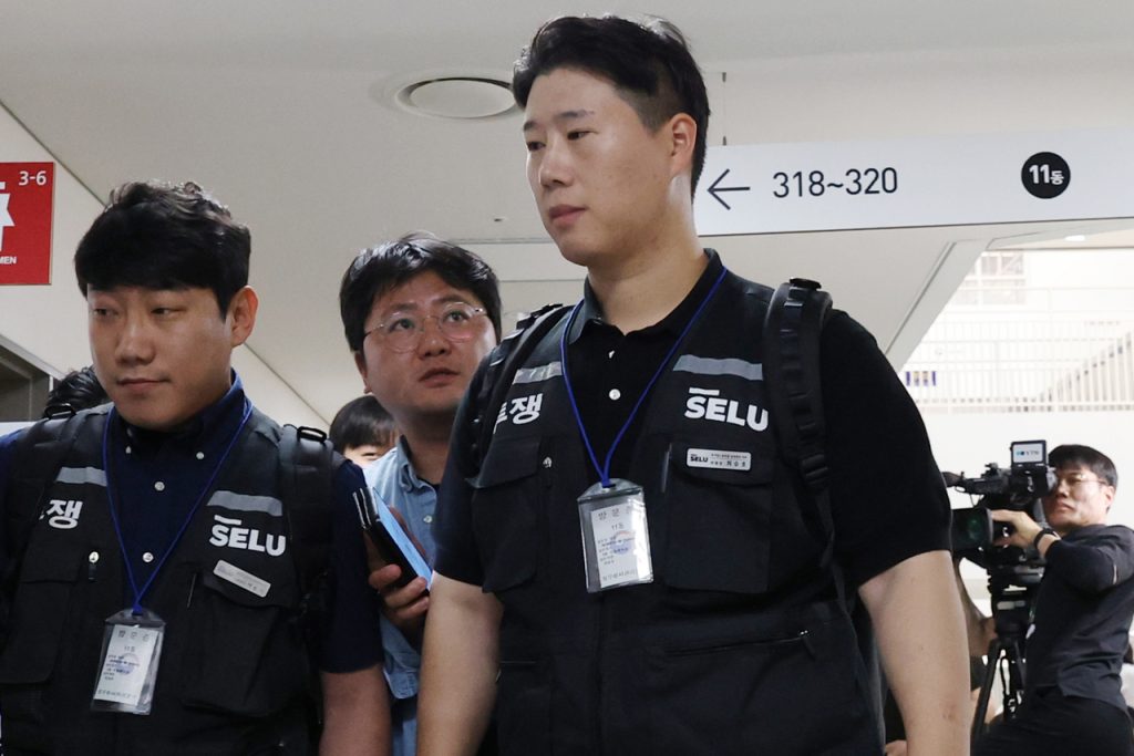 Samsung, Union Resume Wage Talks As Major Strike Looms
