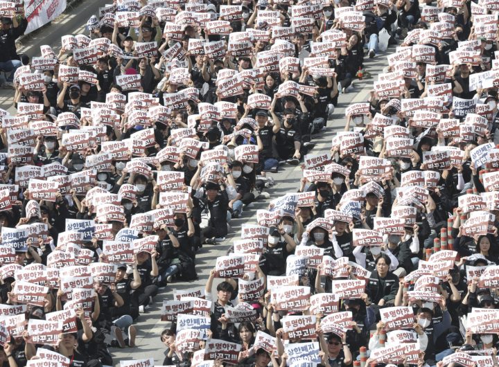 Samsung Walkout Threat: Economic, Political Impact