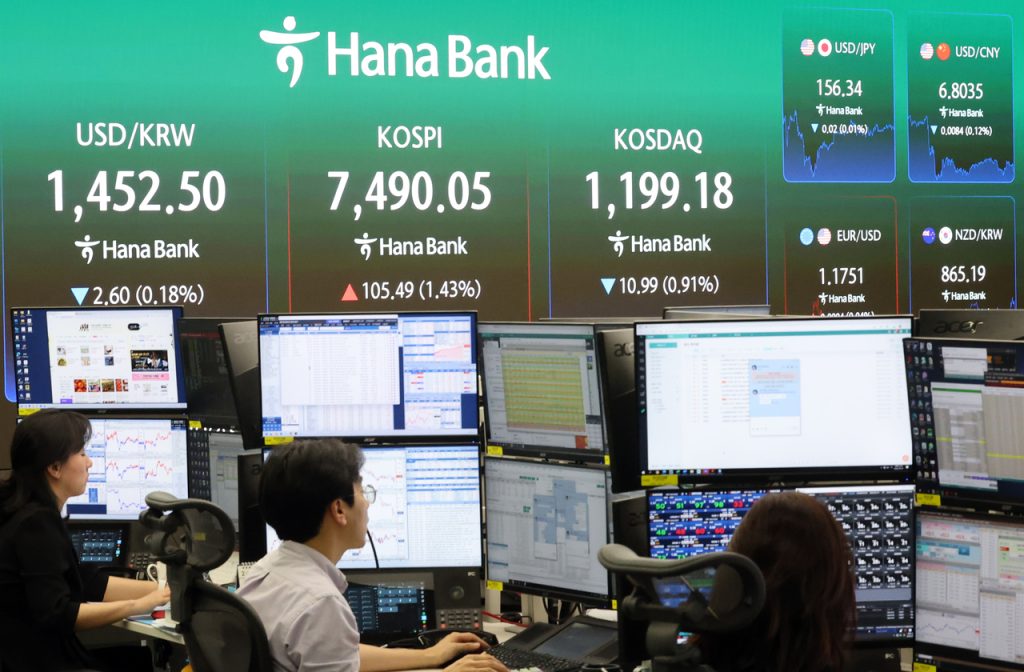 Seoul Shares Lower on Profit-Taking Amid Mideast Tensions