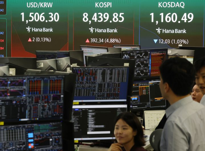 Seoul Shares Reach Fresh Highs on Tech Rally Amid Middle East Tensions