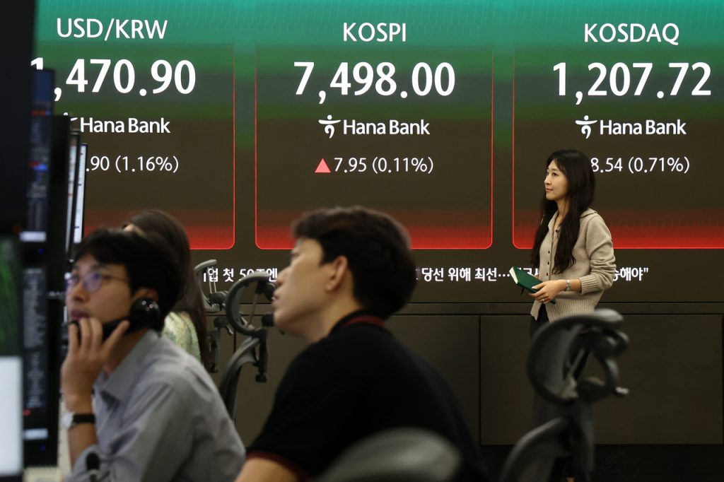 Seoul Stocks Hit Record High Despite Mideast Tensions; Won Plunges