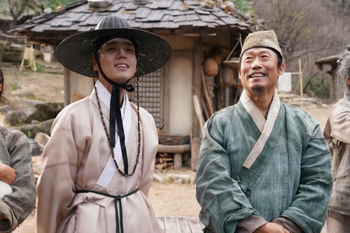 The King's Warden Duo Wins Baeksang Awards