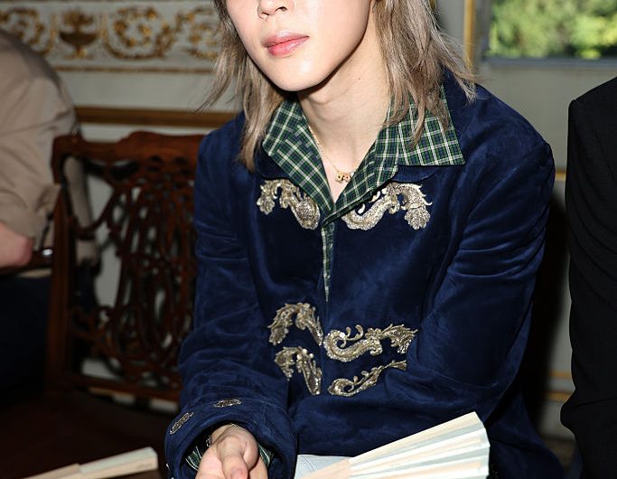 K-pop Stars Dominate Paris Fashion Week