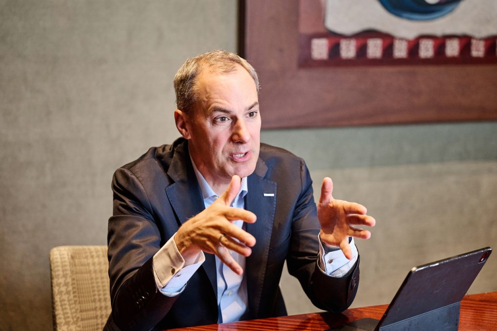 Korea's AI Advantage: Factory Data, States Siemens Top Executive