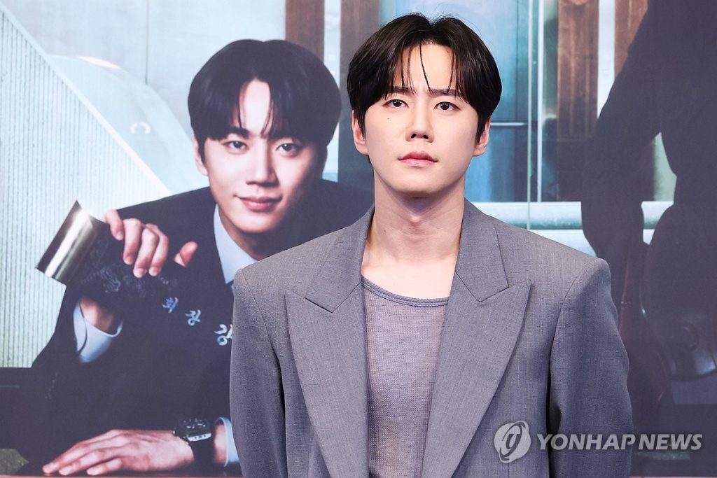 Lee Jun-young Begins Military Service Next Month