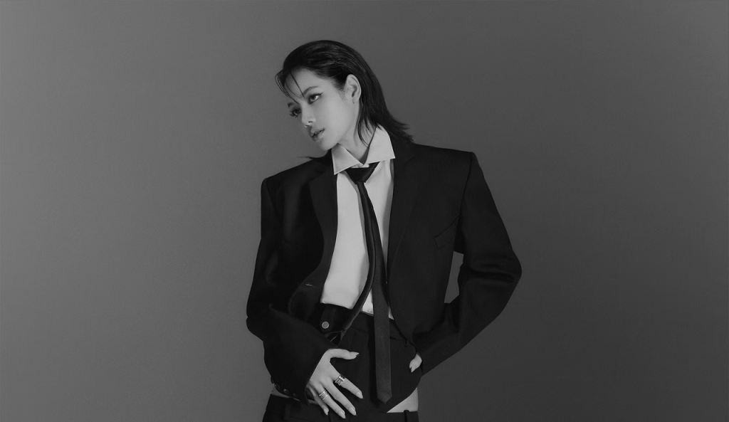 Lisa Addresses Privacy Concerns, Avoids Dating Talk in Vanity Fair