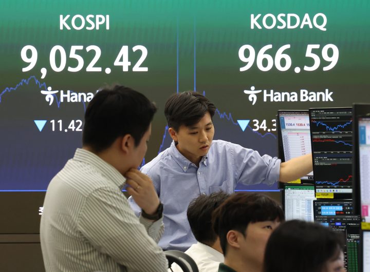 Profit-Taking Halts Seoul Stocks' 6-Day Rally