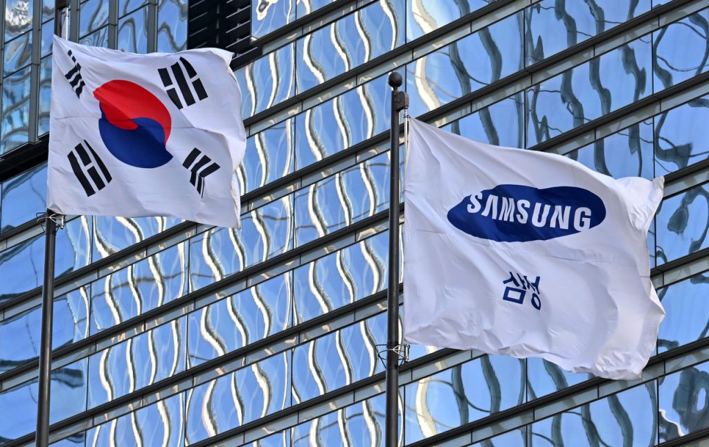 Samsung Considers Trillion-Won Global Chip and AI Expansion