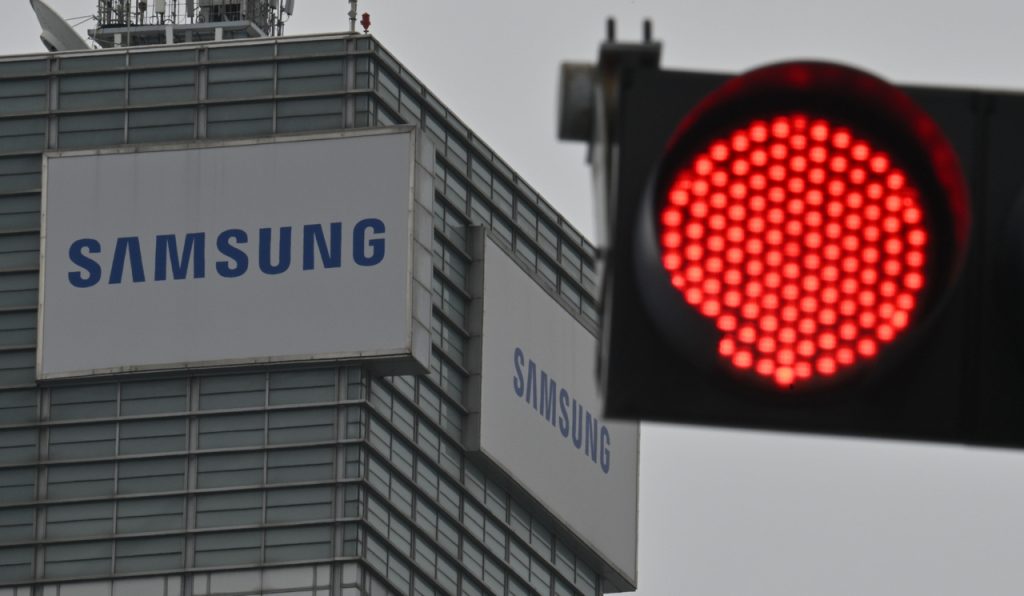 Samsung Leverages AI, Cost Cuts for Consumer Business Revival