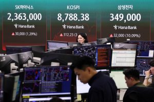 Seoul Shares Hit Record High on AI-Fueled Tech Rally