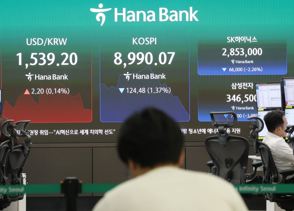 Seoul Stocks Drop on U.S. Tech Losses