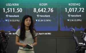 Seoul Stocks Open Lower on Wall Street Tech Declines
