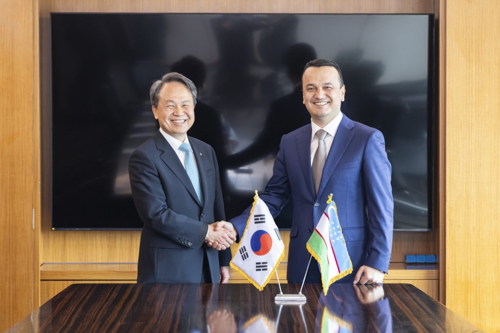 Shinhan Financial Chief Drives Uzbekistan Banking Expansion