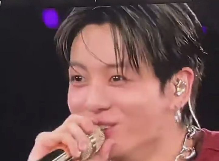 BTS Jungkook Captivates German Fans with 'Gut Genug'