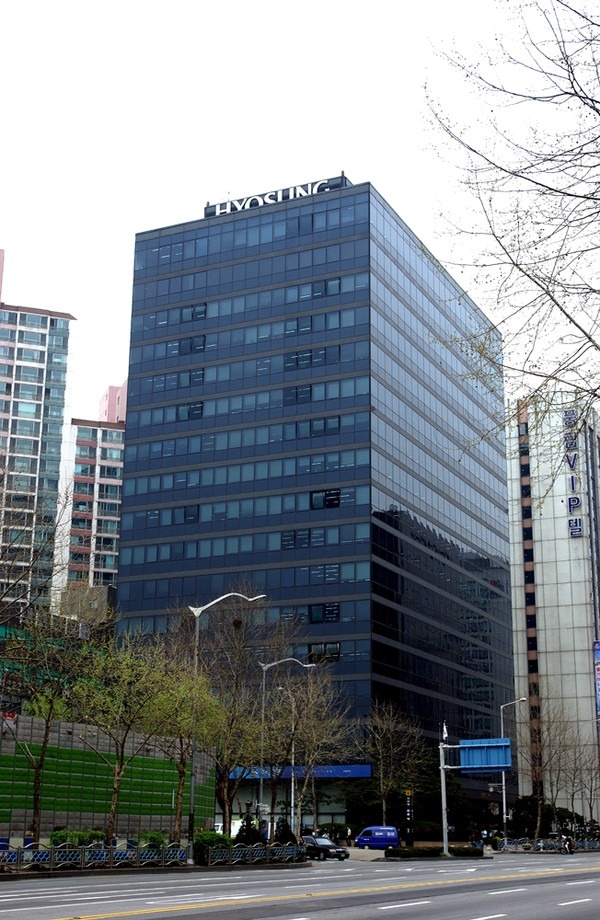 Hyosung Defies STEM Trend with Humanities-Only Hiring
