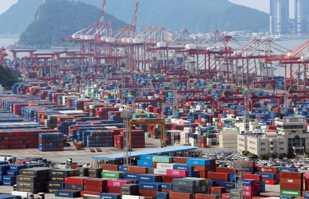 Middle East Container Shipping Rates See 5-Month Surge Amid Conflict