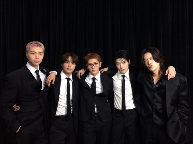 NCT127 Renews Label Contract