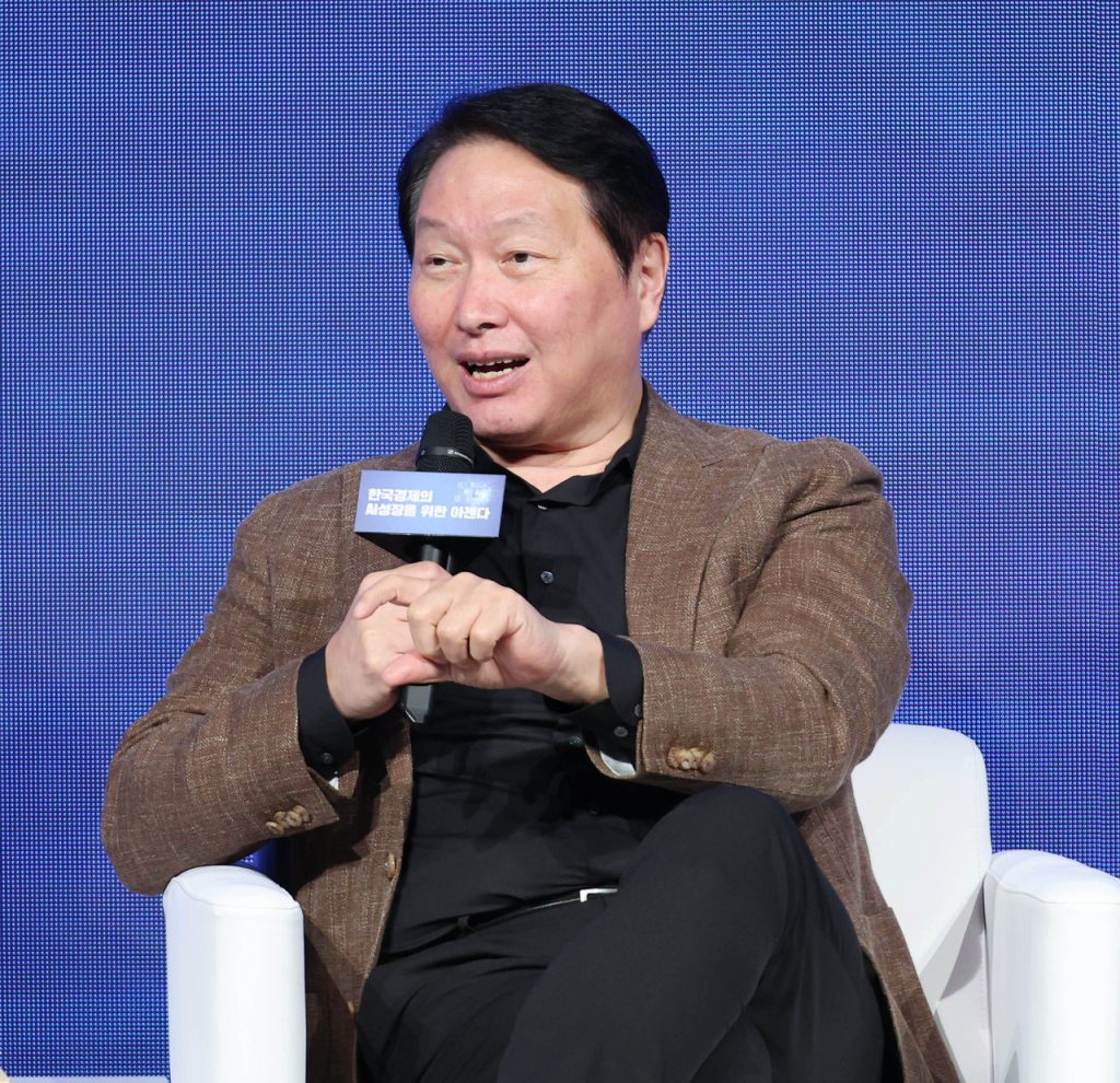 SK Group CEO Urges SK Hynix Investors to Hold Shares