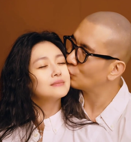 Wang Xiaofei Addresses Barbie Hsu Inheritance, Koo Jun-yup Share Respected